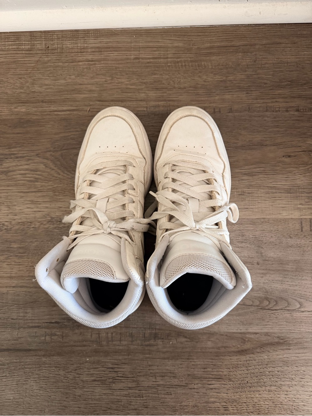 Adidas White High Top Court Sneakers Shoes Size 8 GW5457